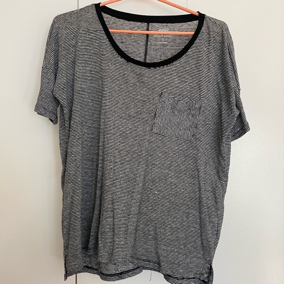 Old Navy Striped Boyfriend Pocket Tee, Black/White Cotton Short Sleeve T-Shirt - Picture 1 of 4